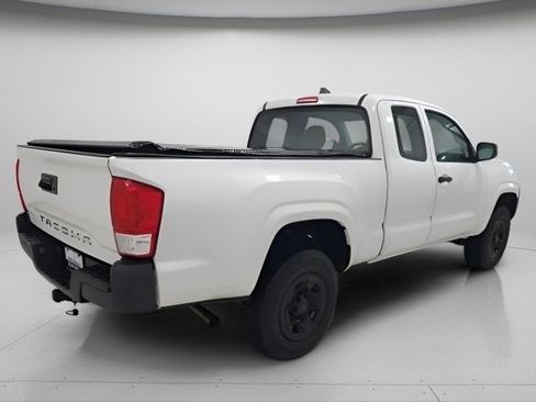 Used 2016 Toyota Tacoma SR RWD image 11