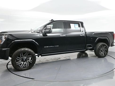 Used 2024 GMC Sierra 2500 Denali Ultimate AWD/4WD image 4