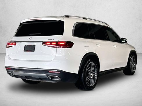 Used 2025 Mercedes-Benz GLS 450 4MATIC image 2