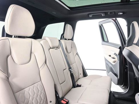 Certified 2025 Volvo XC90 T8 Plus AWD/4WD image 24