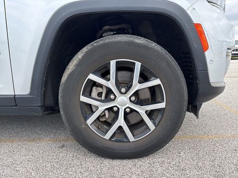 Used 2024 Jeep Grand Cherokee L Limited w/ Luxury Tech Group II image 14