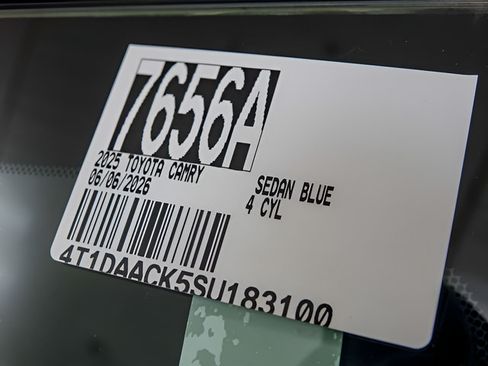 Certified 2025 Toyota Camry SE FWD image 27