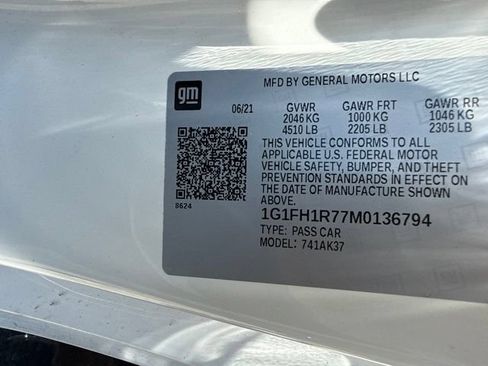 Used 2021 Chevrolet Camaro SS RWD image 9