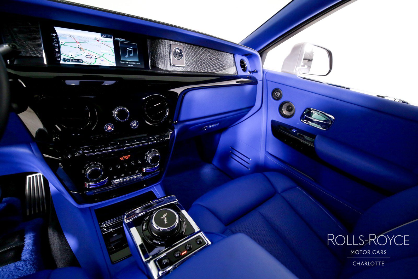 Used 2024 Rolls-Royce Phantom Sedan w/ The Phantom Package RWD image 16