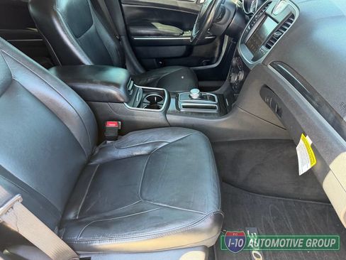 Used 2016 Chrysler 300 Limited RWD image 14