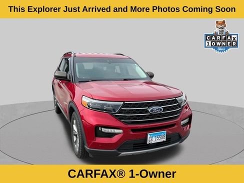 Used 2021 Ford Explorer XLT w/ Equipment Group 202A AWD/4WD image 3