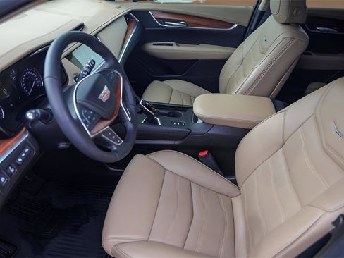 Used 2019 Cadillac XT5 Platinum image 9