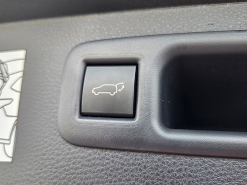 Used 2024 Toyota Highlander Platinum image 15