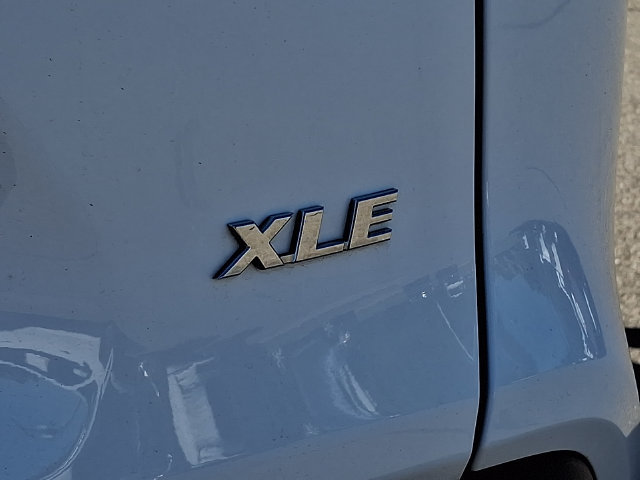 Used 2025 Toyota RAV4 XLE FWD image 31