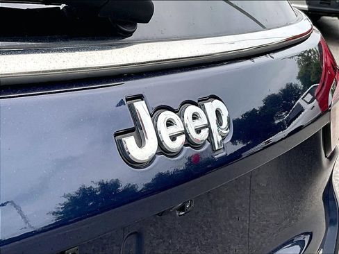 Used 2019 Jeep Compass Latitude w/ Cold Weather Group AWD/4WD image 9