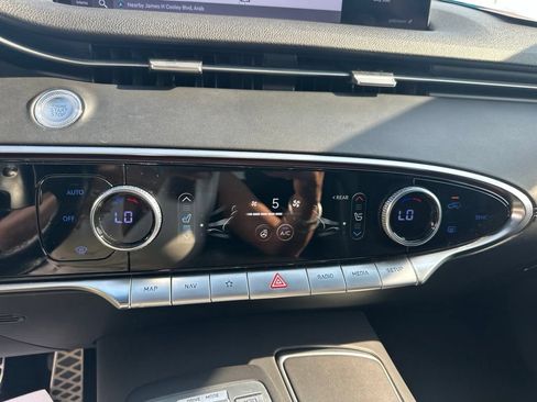 Used 2023 Genesis GV70 3.5T Sport AWD/4WD image 21