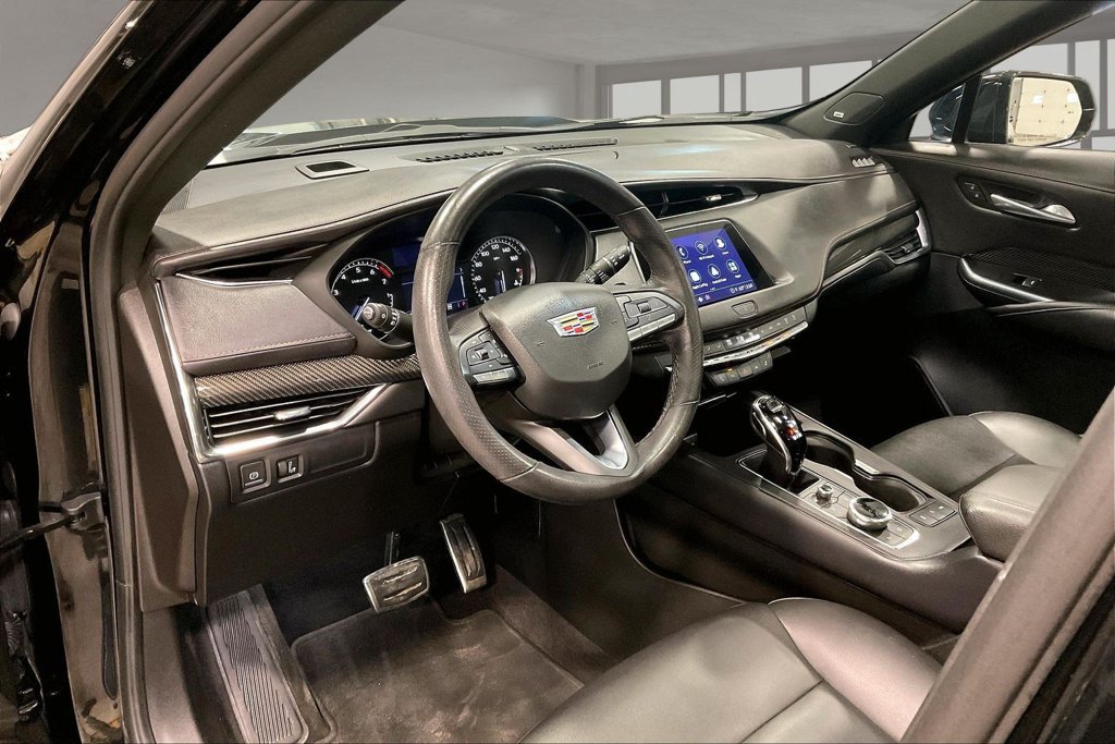 Used 2023 Cadillac XT4 Sport w/ Cold Weather Package AWD/4WD image 18
