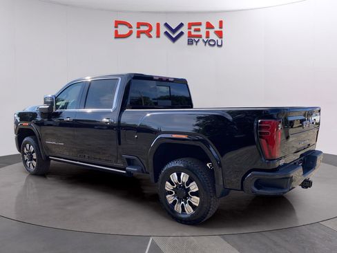 New 2026 GMC Sierra 2500 Denali w/ Denali Reserve Package image 3