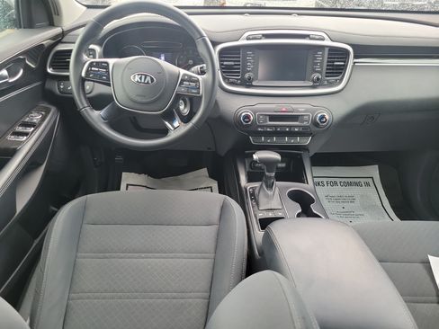 Used 2019 Kia Sorento AWD w/ LX Convenience Package image 13