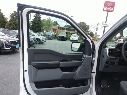 Used 2022 Ford F150 XLT w/ XTR Package image 34