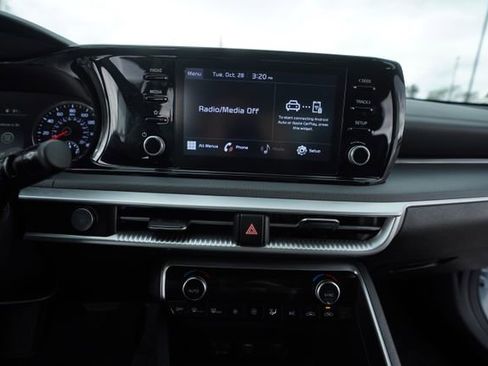 Used 2022 Kia K5 LXS image 29