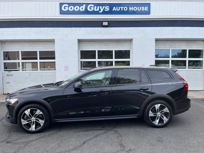 Used 2022 Volvo V60 T5 Cross Country