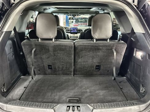 Used 2022 Ford Explorer XLT w/ Equipment Group 202A image 29