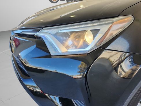 Used 2017 Toyota RAV4 LE image 31