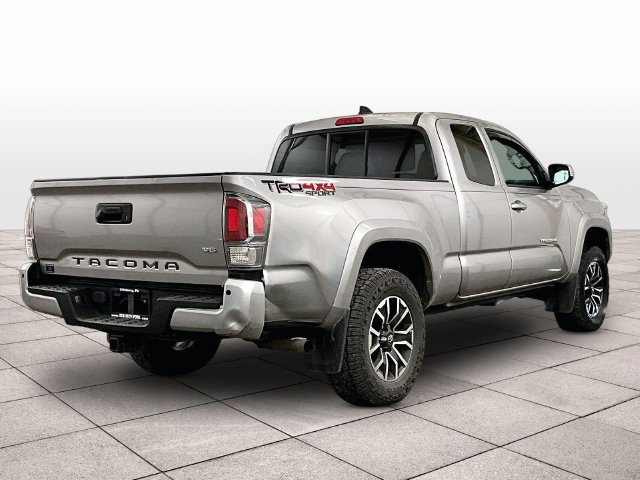 Used 2021 Toyota Tacoma TRD Sport w/ TRD Premium Sport Package AWD/4WD image 11