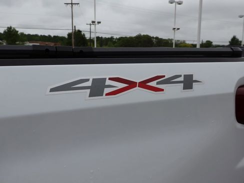 Used 2021 Chevrolet Silverado 1500 LT AWD/4WD image 29