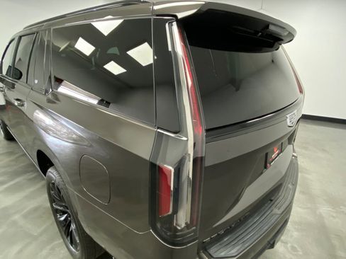 Used 2021 Cadillac Escalade ESV Sport Platinum w/ LPO, ONYX Package image 10