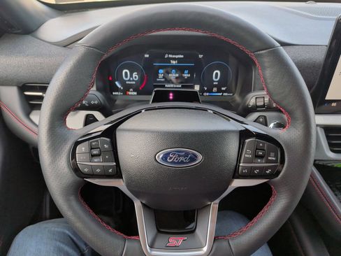 Used 2025 Ford Explorer ST AWD/4WD image 24