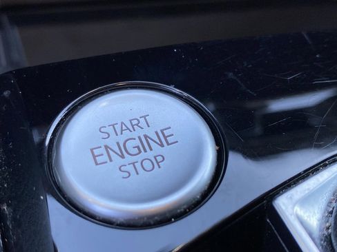 Certified 2022 Volkswagen Taos SEL image 22