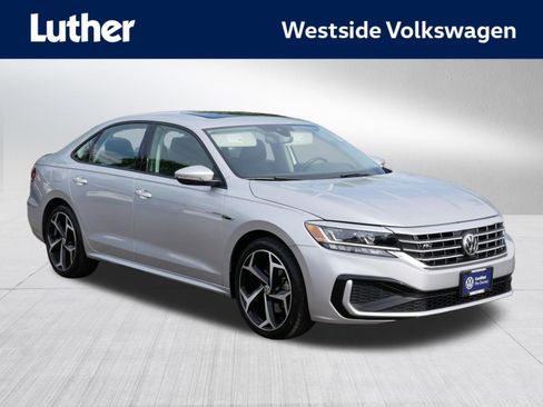 Used 2020 Volkswagen Passat 2.0T R-Line FWD image 1