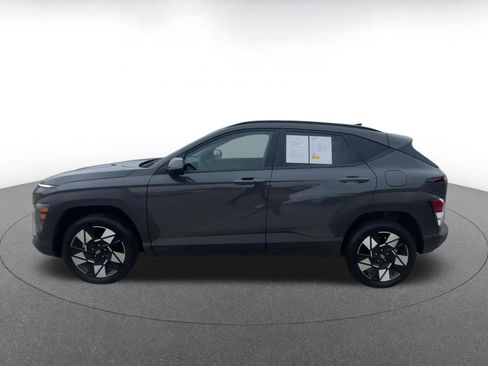 Used 2025 Hyundai Kona SEL image 9