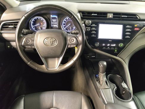 Used 2020 Toyota Camry SE FWD image 22