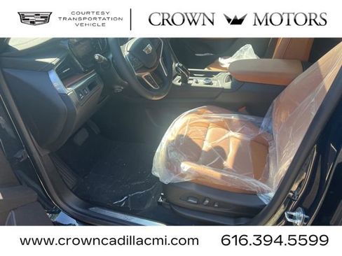 Used 2025 Cadillac XT5 Premium Luxury image 16