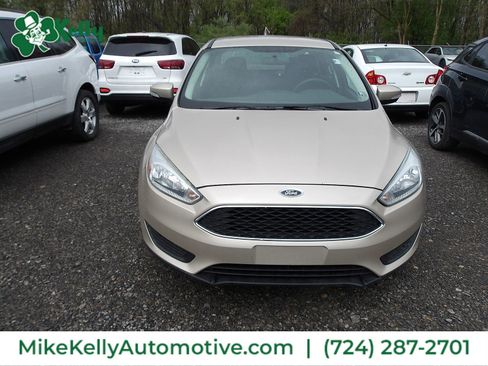 Used 2017 Ford Focus SE FWD image 1
