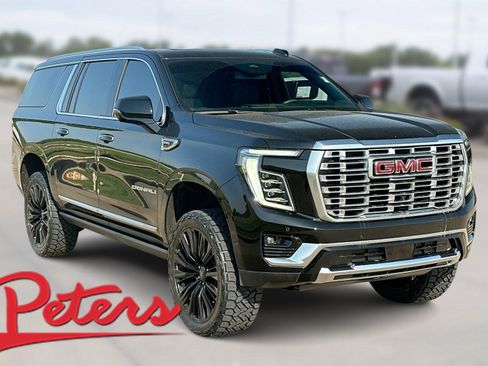 Used 2025 GMC Yukon XL Denali w/ Sun & Power Step Package image 1