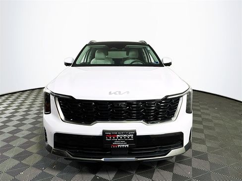 Used 2025 Kia Sorento SX image 2