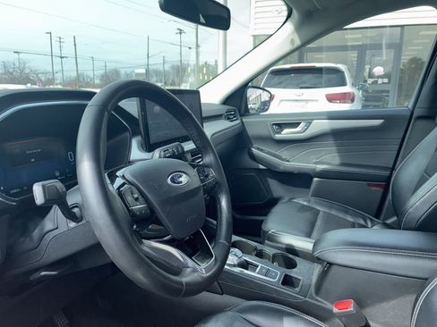 Used 2024 Ford Escape Platinum image 6