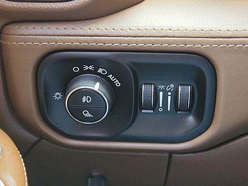 Used 2022 RAM 3500 Limited image 16