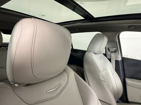 Used 2020 Cadillac XT4 Premium Luxury image 34