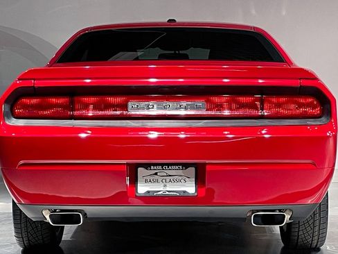 Used 2012 Dodge Challenger SXT Plus RWD image 24