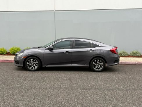 Used 2016 Honda Civic EX image 3