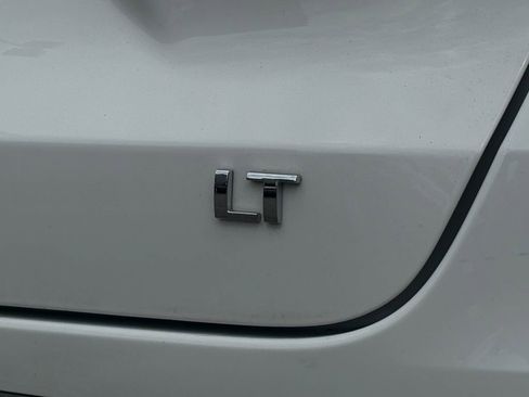 Used 2026 Chevrolet Trax LT FWD image 9