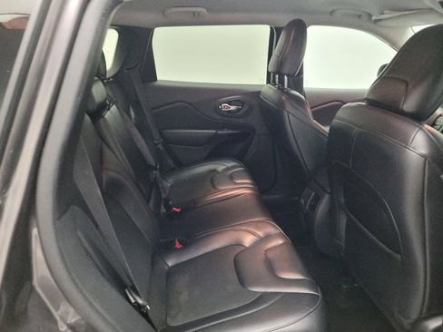 Used 2020 Jeep Cherokee Latitude Plus AWD/4WD image 19