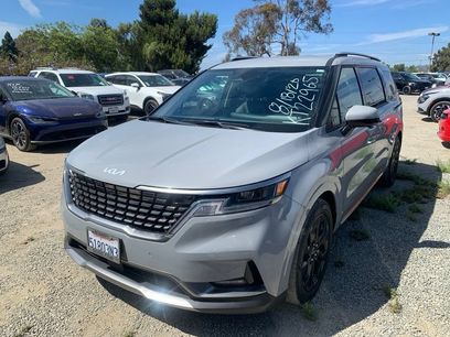 Used 2023 Kia Carnival SX