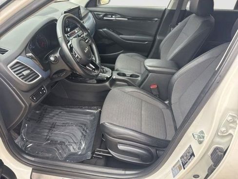 Used 2023 Kia Seltos S AWD/4WD image 15