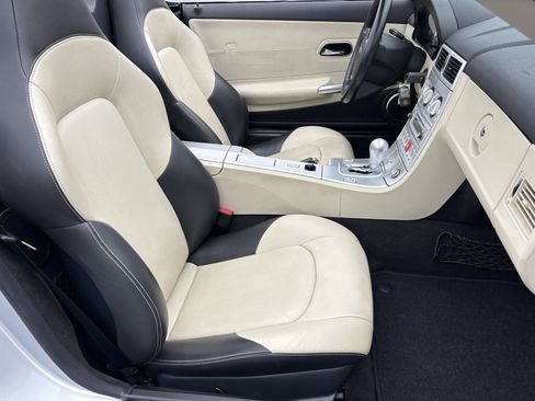 Used 2007 Chrysler Crossfire Limited image 14