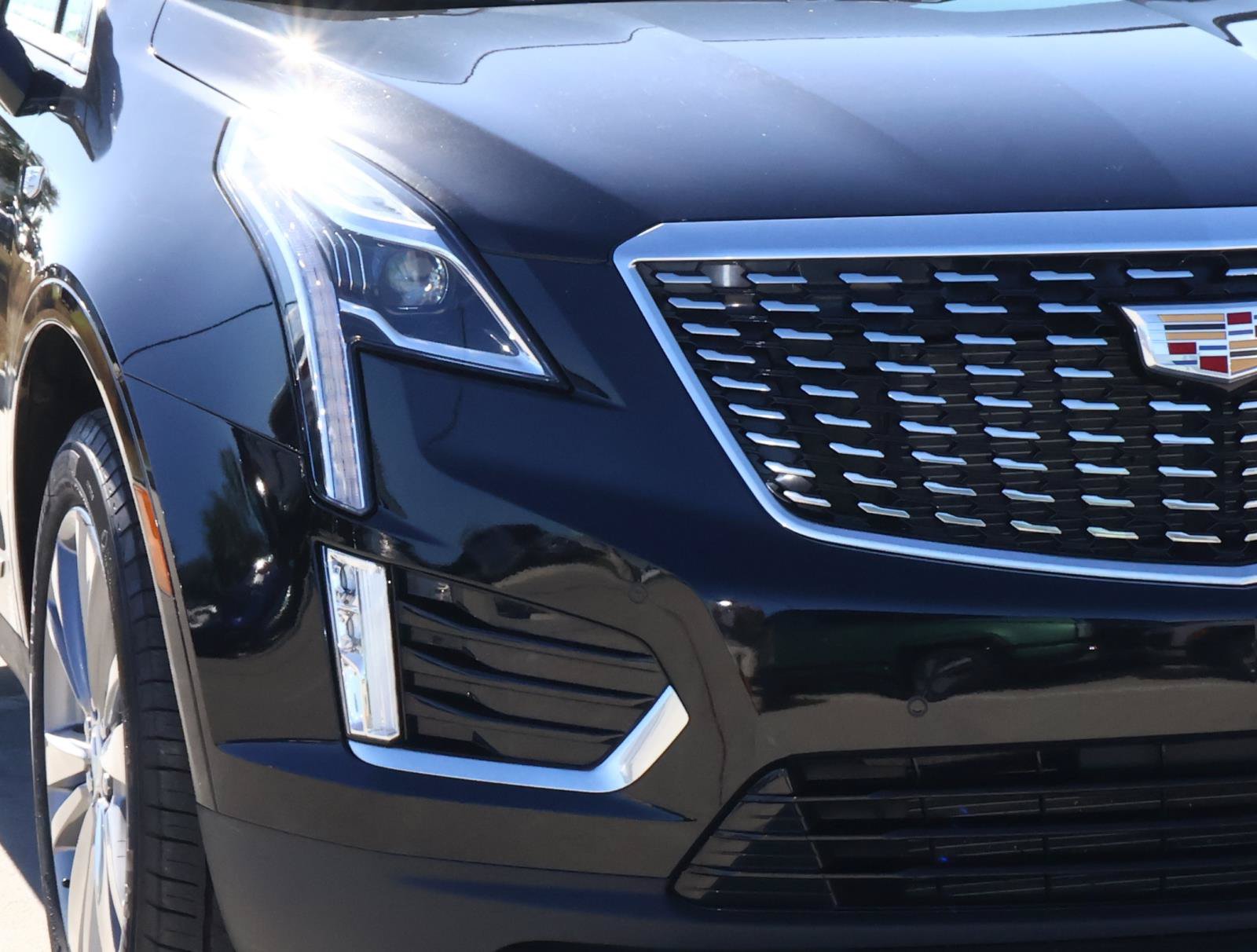 Certified 2025 Cadillac XT5 Premium Luxury FWD image 9