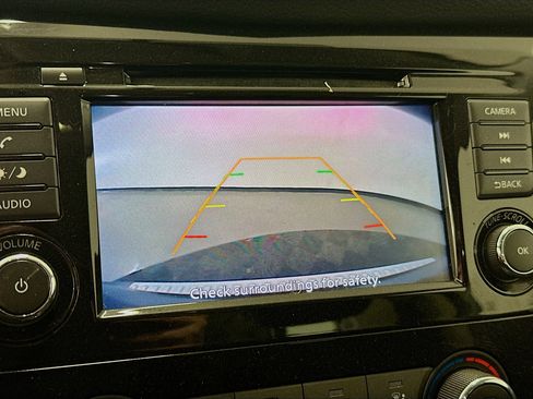 Used 2018 Nissan Rogue S image 22