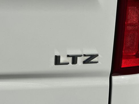 Used 2021 Chevrolet Silverado 1500 LTZ w/ LTZ Convenience Package II image 26