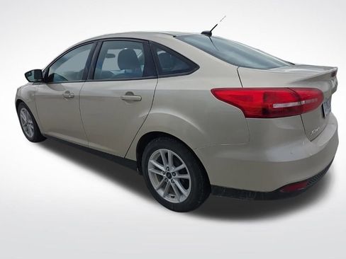 Used 2017 Ford Focus SE image 4