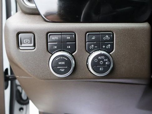 Used 2023 GMC Sierra 1500 SLT w/ SLT Convenience Package image 45